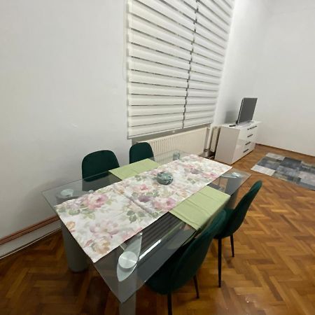 Apartament Super Central Cu Parcare Privata Apartment Арад Екстериор снимка