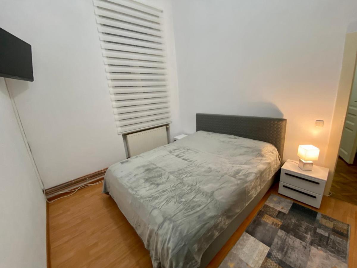 Apartament Super Central Cu Parcare Privata Apartment Арад Екстериор снимка