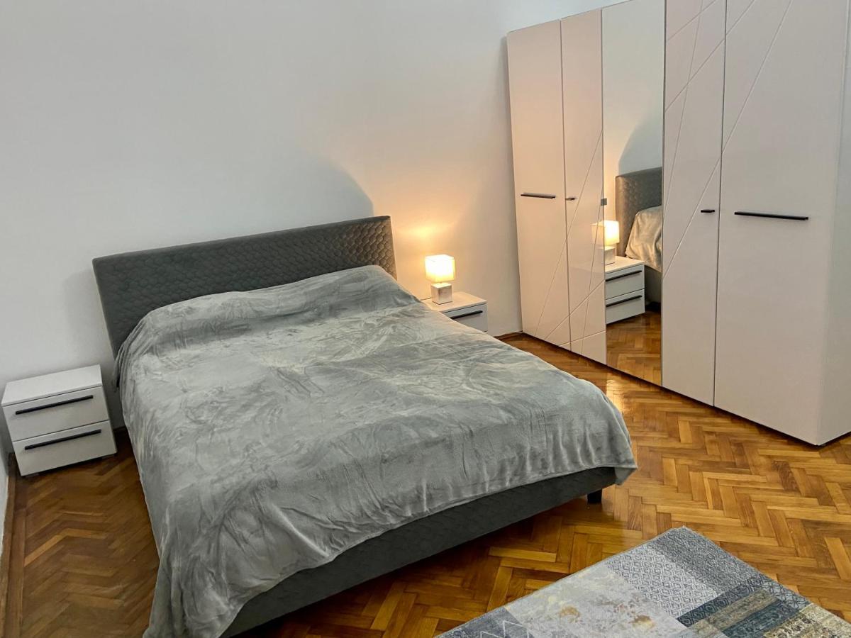 Apartament Super Central Cu Parcare Privata Apartment Арад Екстериор снимка