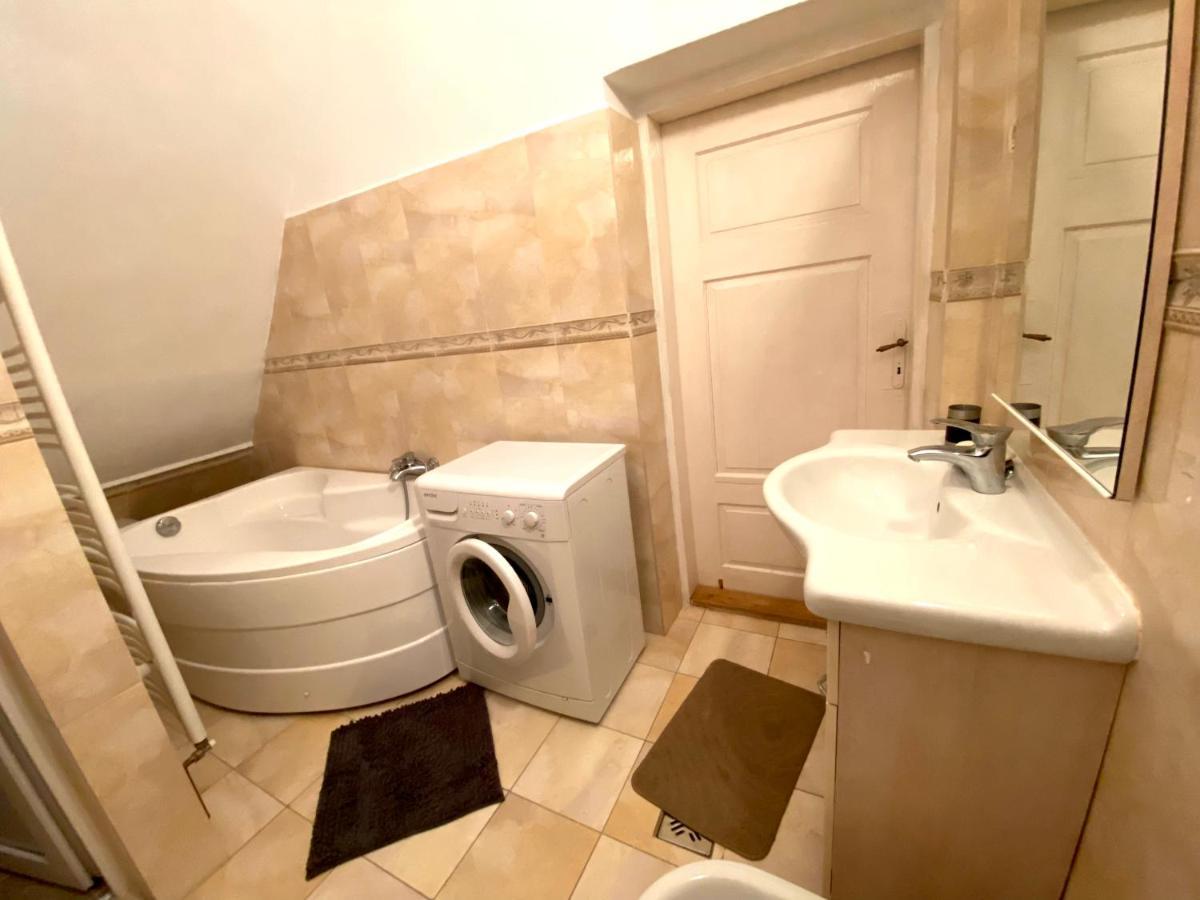 Apartament Super Central Cu Parcare Privata Apartment Арад Екстериор снимка