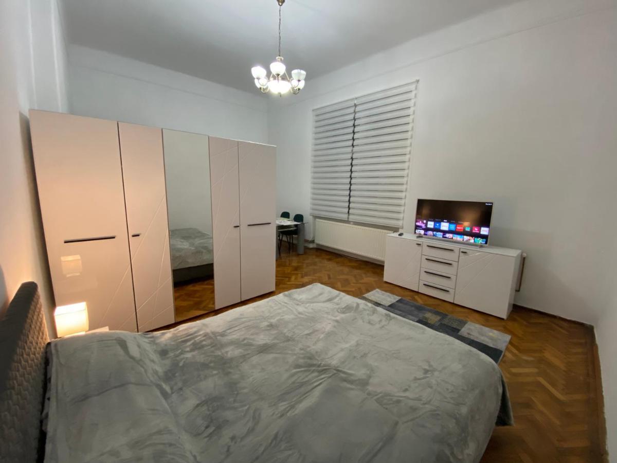 Apartament Super Central Cu Parcare Privata Apartment Арад Екстериор снимка